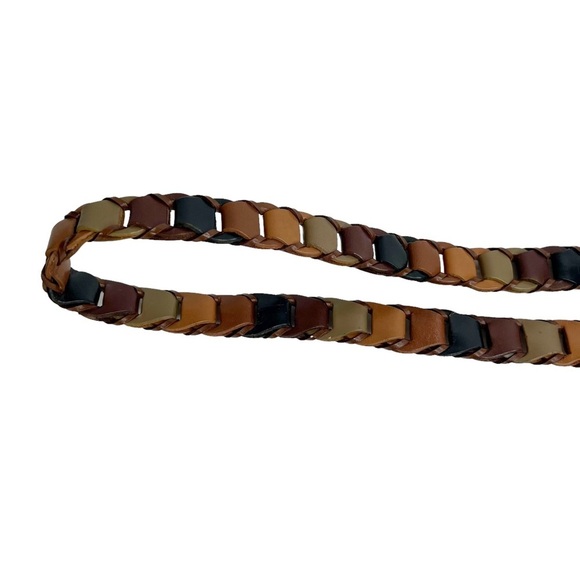 Genuine Leather Neutral Colors Interlocking Gold Buckle Belt - Picture 4 of 12